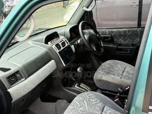 Mitsubishi Pajero 2000 Blue