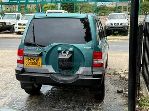 Mitsubishi Pajero 2000 Blue
