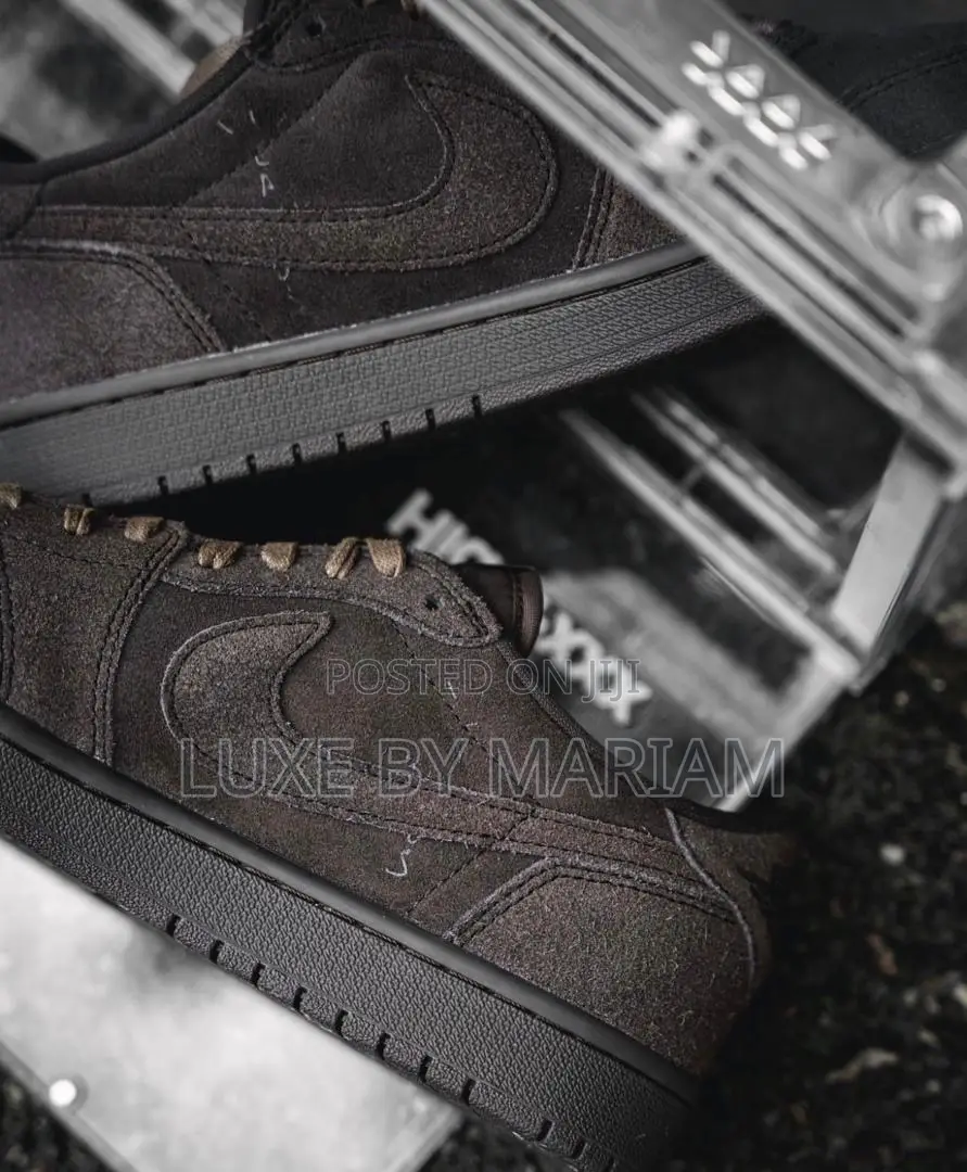 Nike Supreme Sneaker
