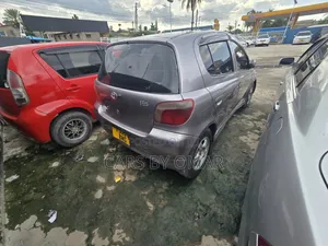 Toyota Vitz 2002 Ivory