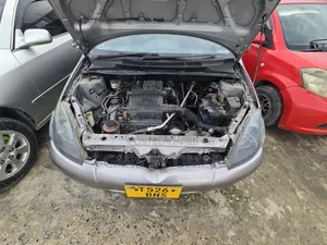 Toyota Vitz 2002 Ivory