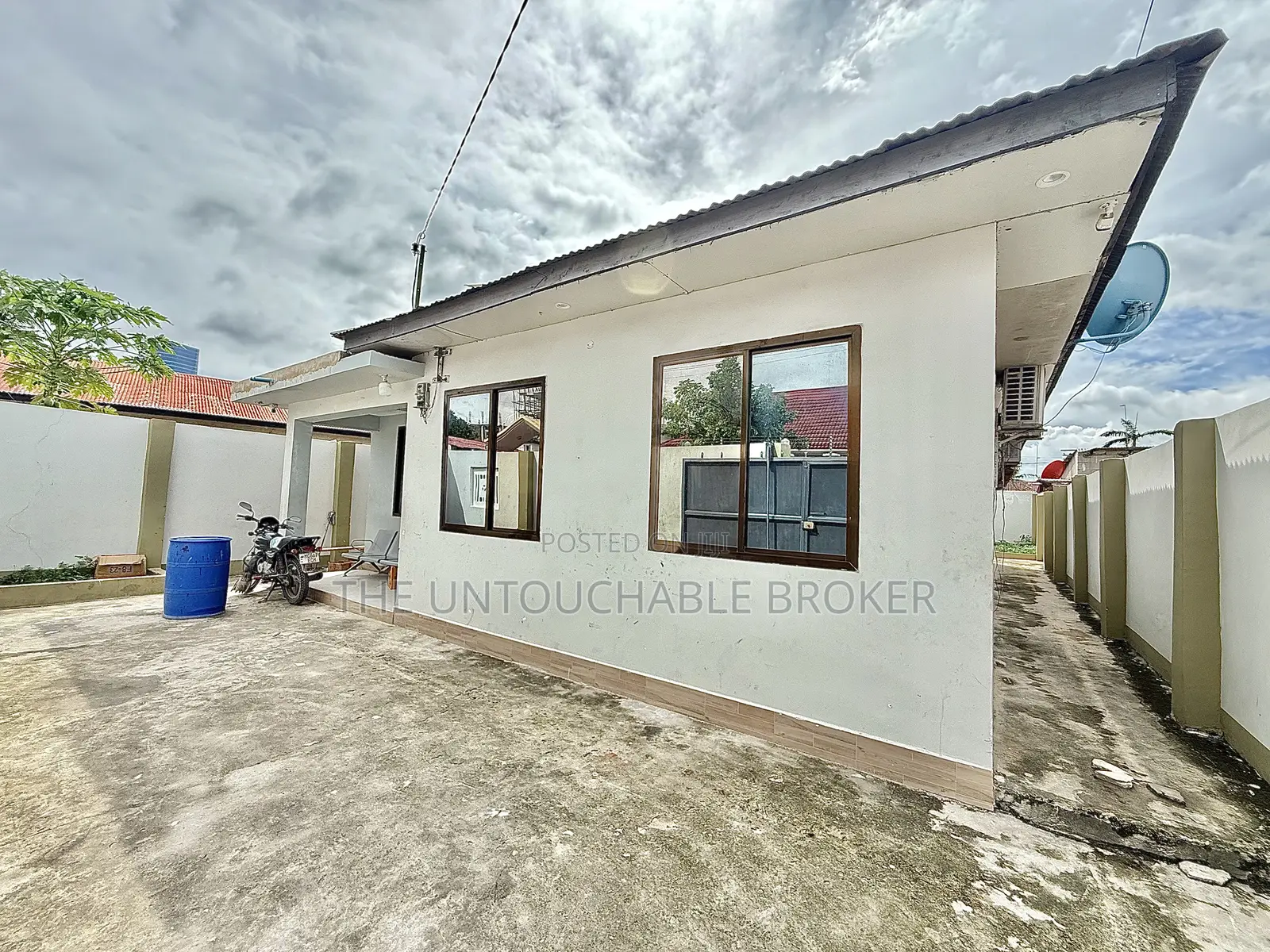3bdrm House in Sinza A Near Mlimani for rent