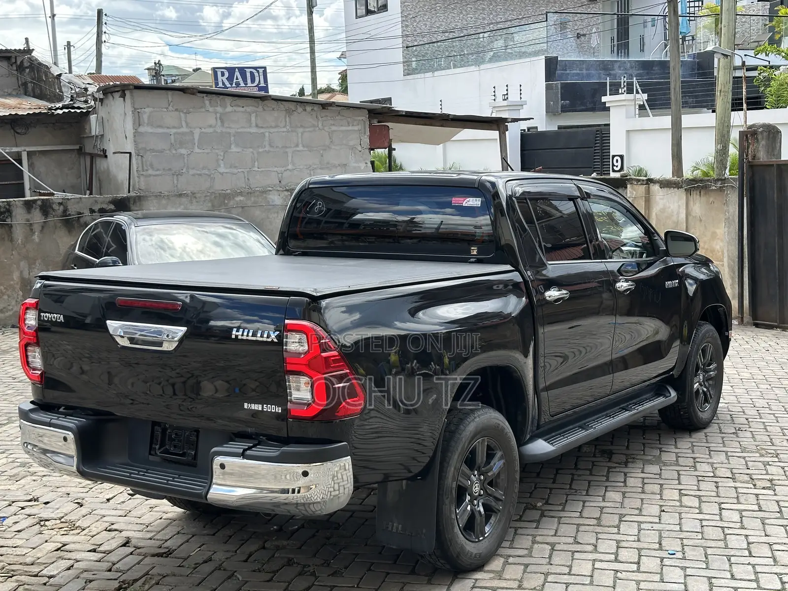 Toyota Hilux 2021 Black