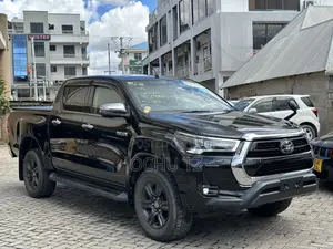Toyota Hilux 2021 Black