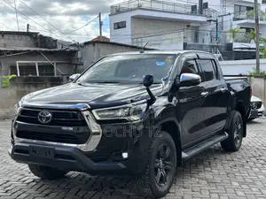 Toyota Hilux 2021 Black