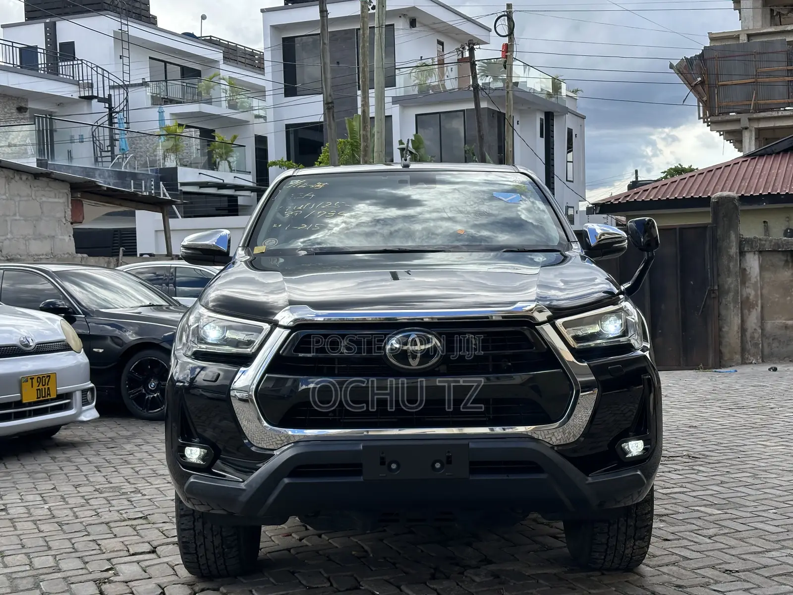 Toyota Hilux 2021 Black