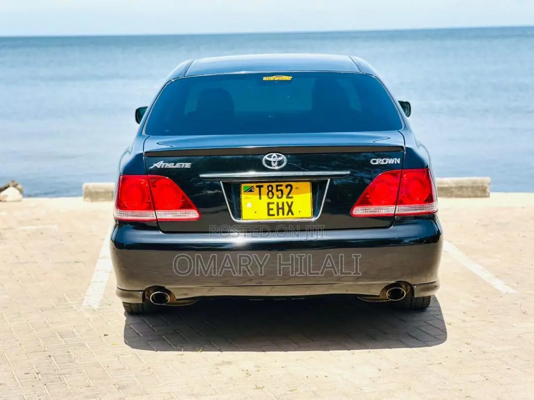 Toyota Crown 2004 Black