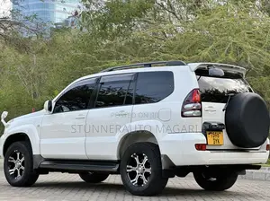 Toyota Land Cruiser Prado 2007 Off white