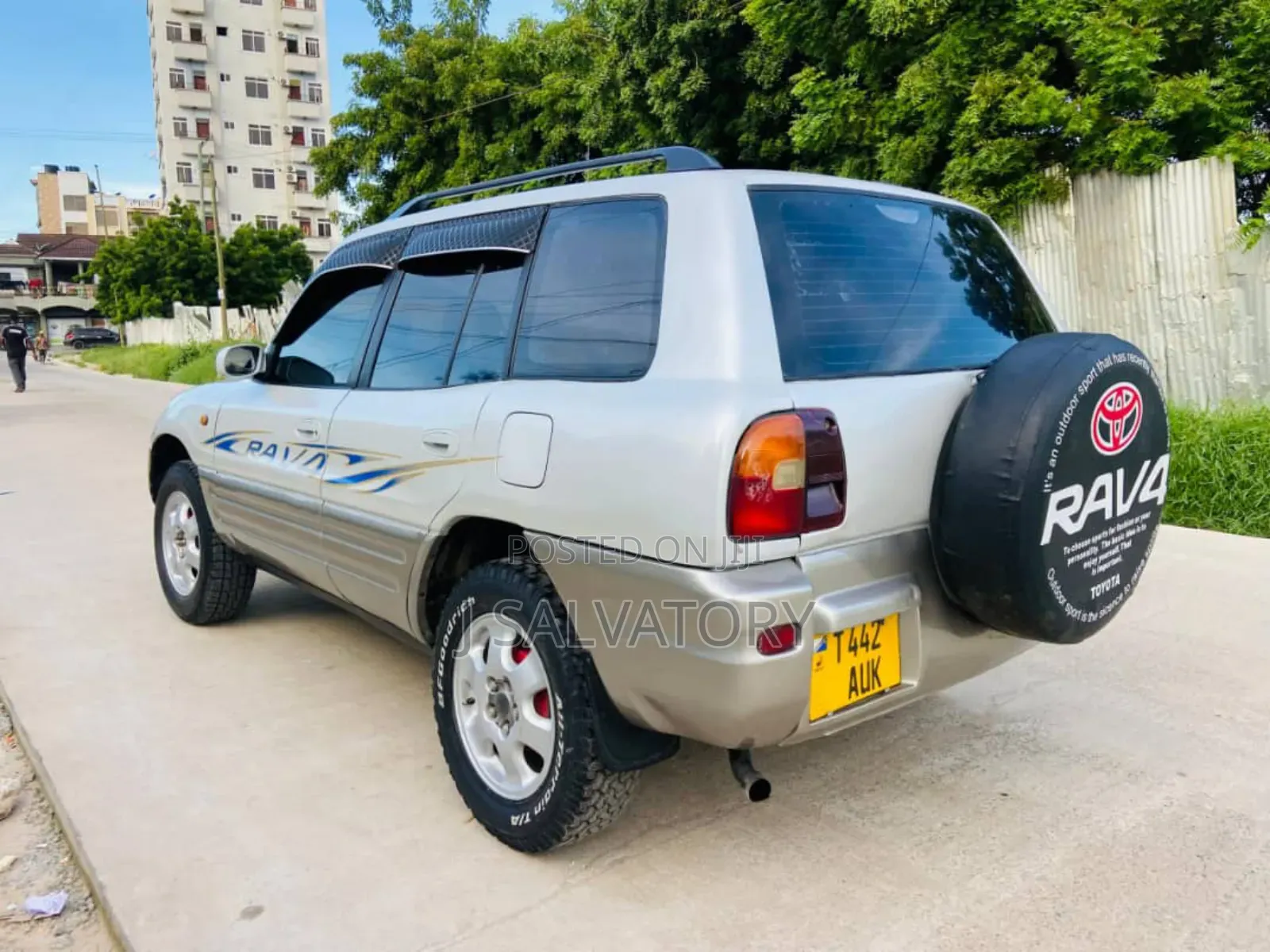 Toyota RAV4 Base FWD 1999 Pearl