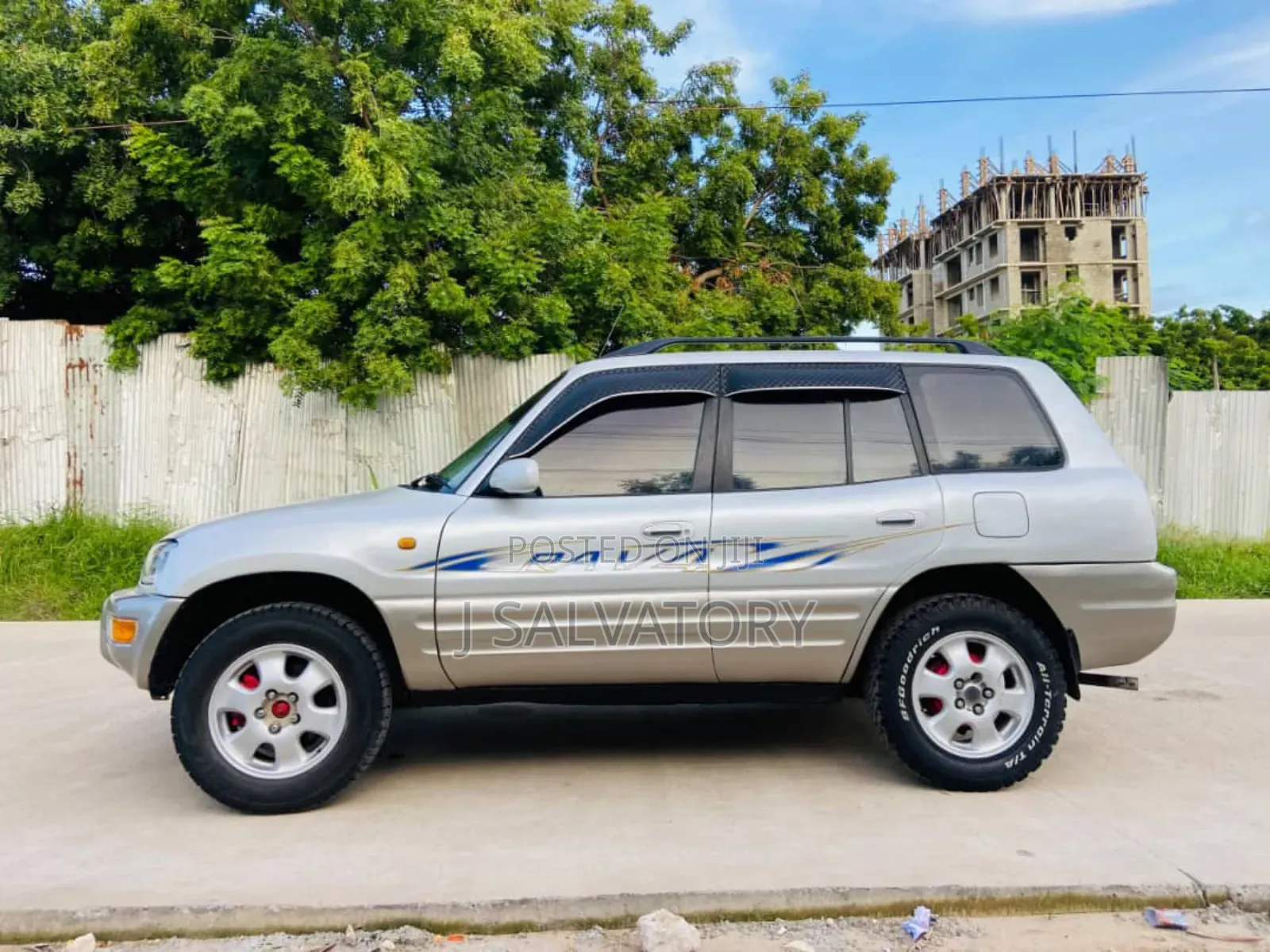 Toyota RAV4 Base FWD 1999 Pearl