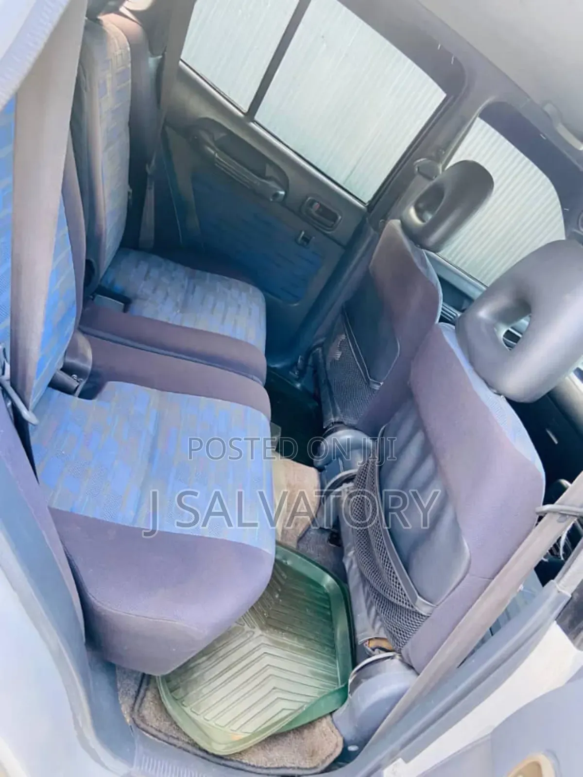 Toyota RAV4 Base FWD 1999 Pearl