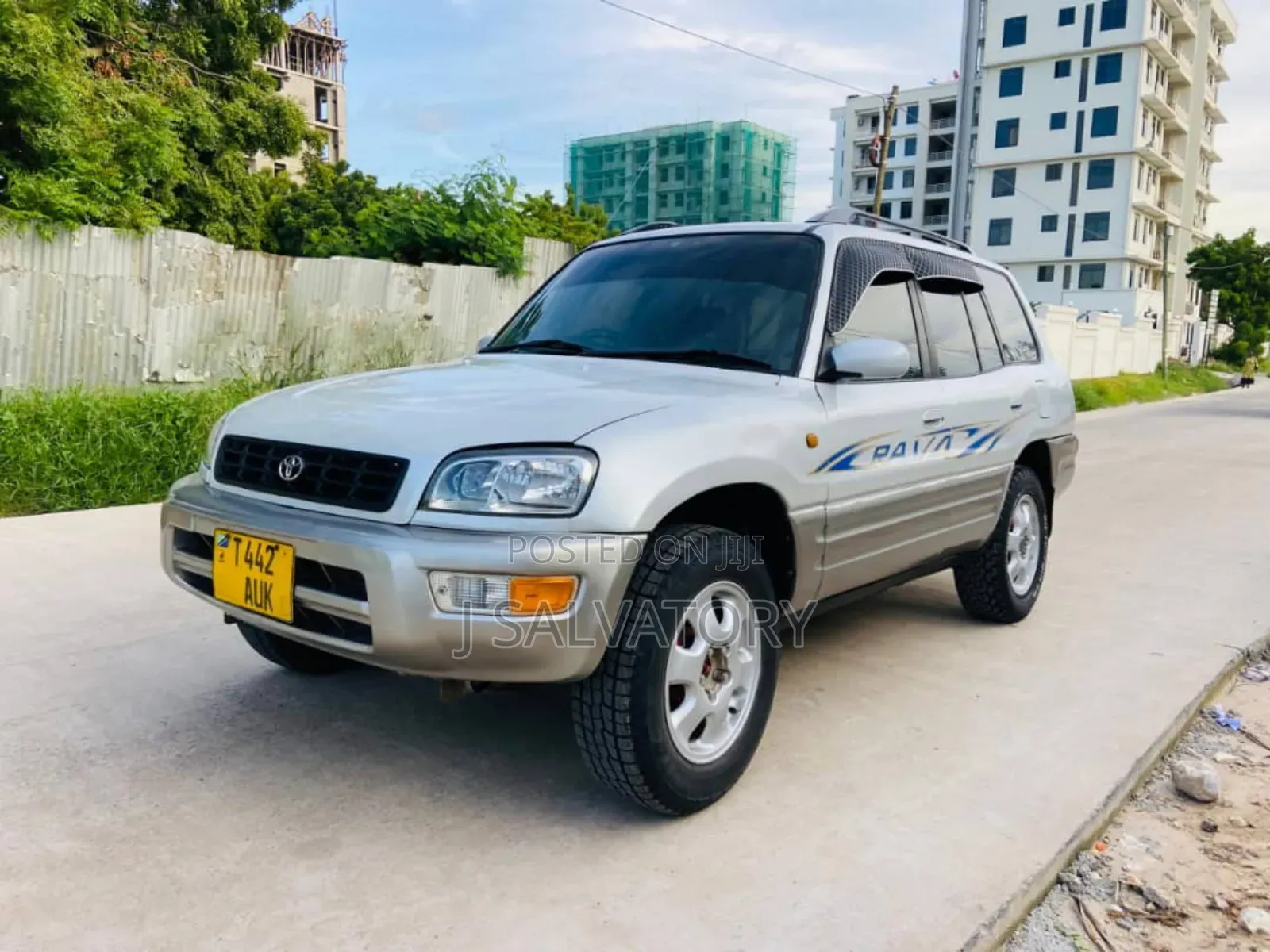Toyota RAV4 Base FWD 1999 Pearl