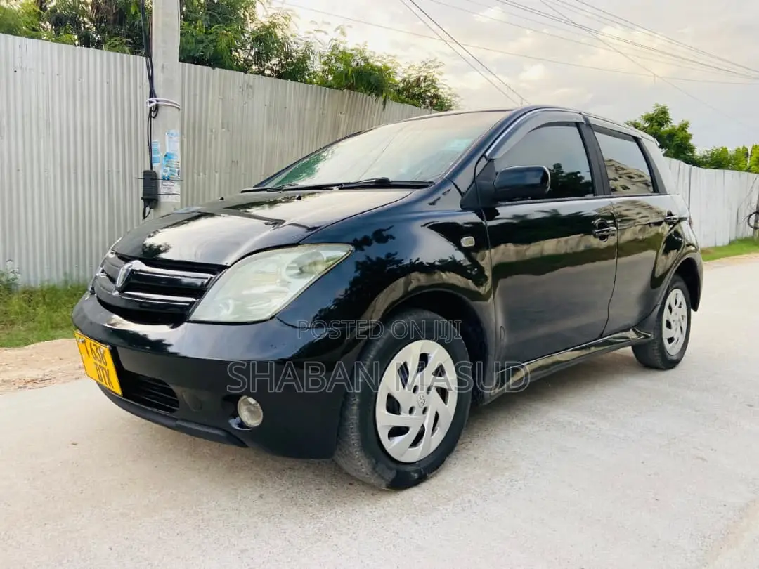 Toyota IST 2004 Black