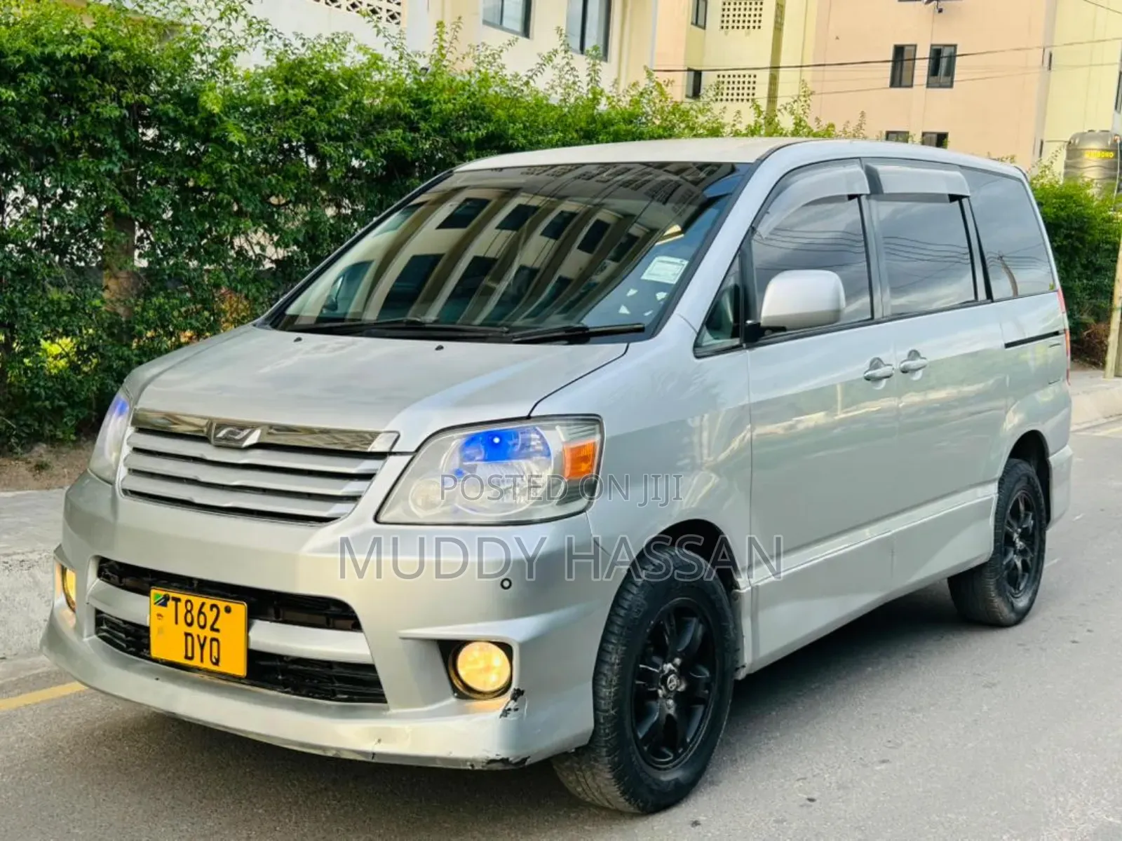 Toyota Noah 2005 Silver