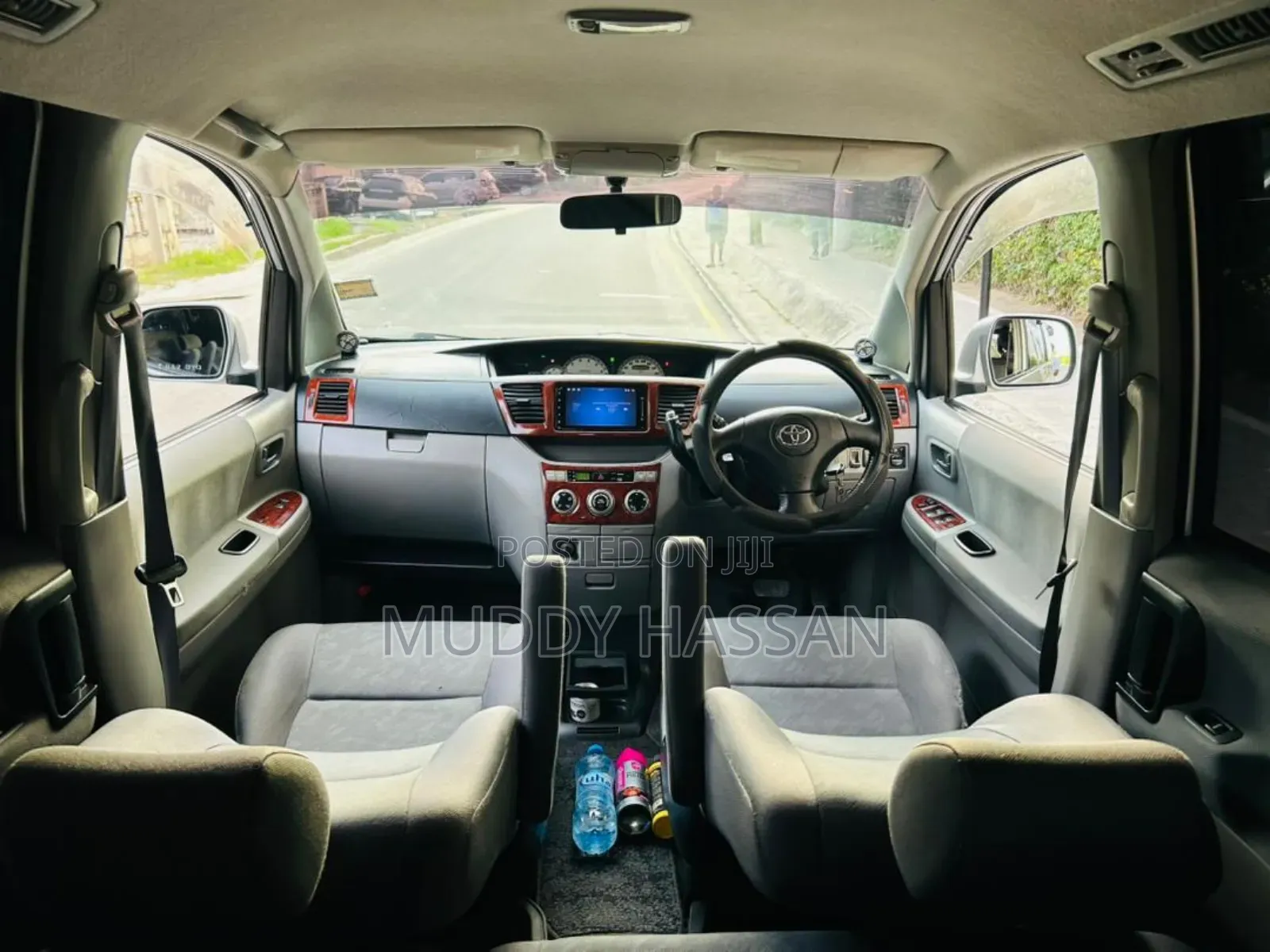 Toyota Noah 2005 Silver