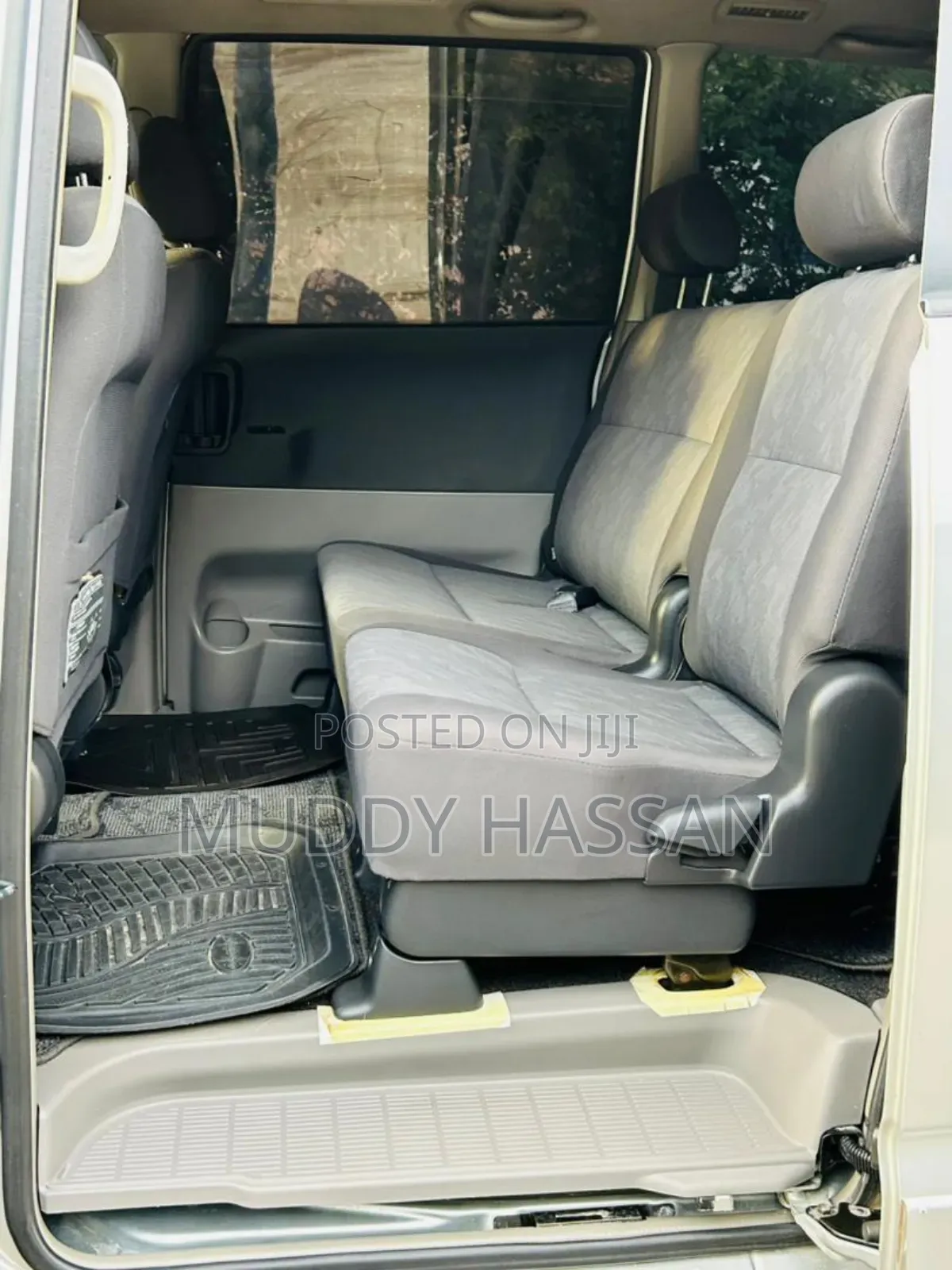 Toyota Noah 2005 Silver