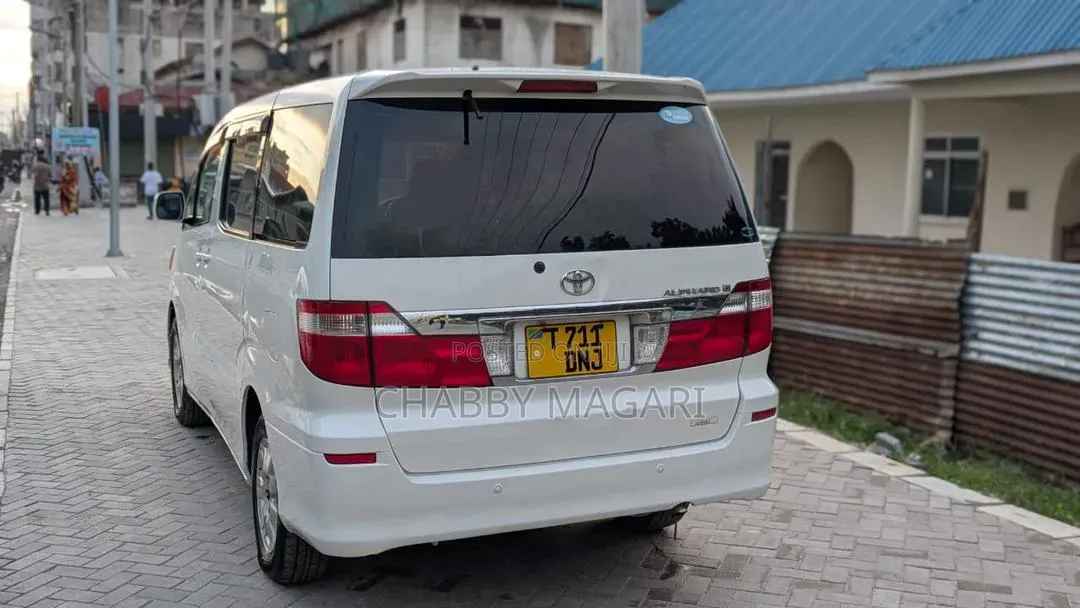 Toyota Alphard 2.4 Petrol FWD 2003 White