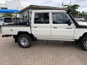 Toyota Land Cruiser 79 Series 2022 White