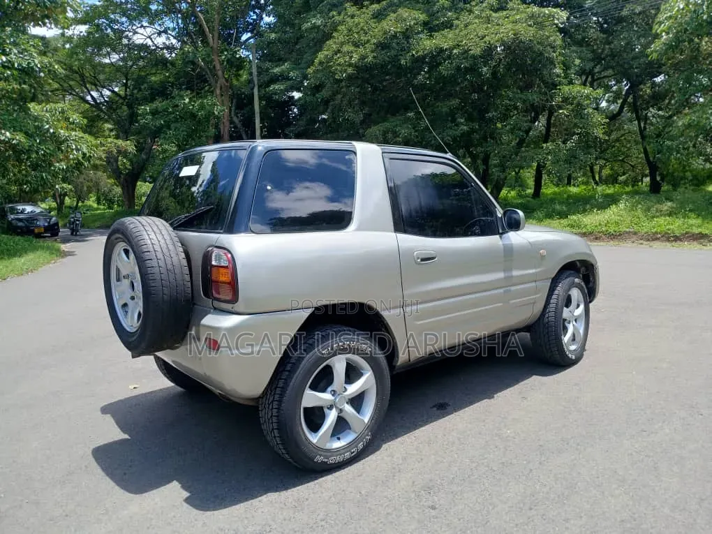 Toyota RAV4 1999 Silver