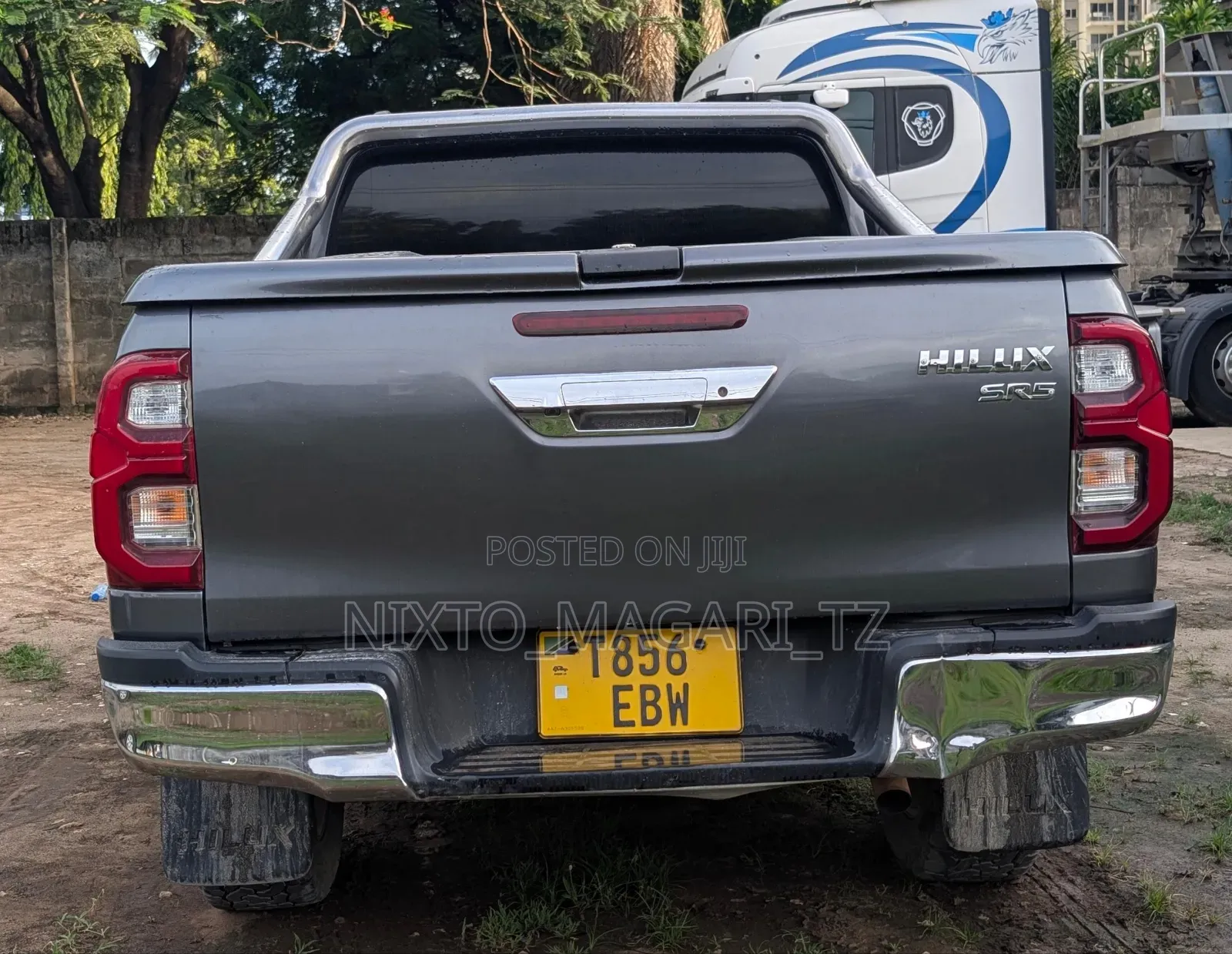 Toyota Hilux 2017 Gray