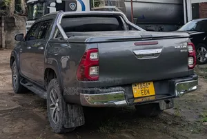 Toyota Hilux 2017 Gray