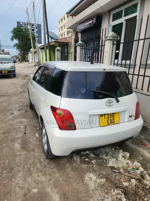 Toyota IST 2005 White