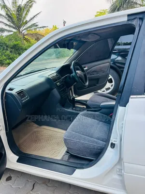 Toyota Carina 2000 White