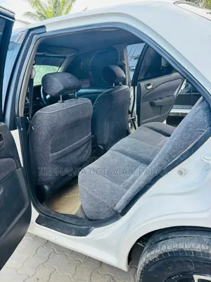 Toyota Carina 2000 White