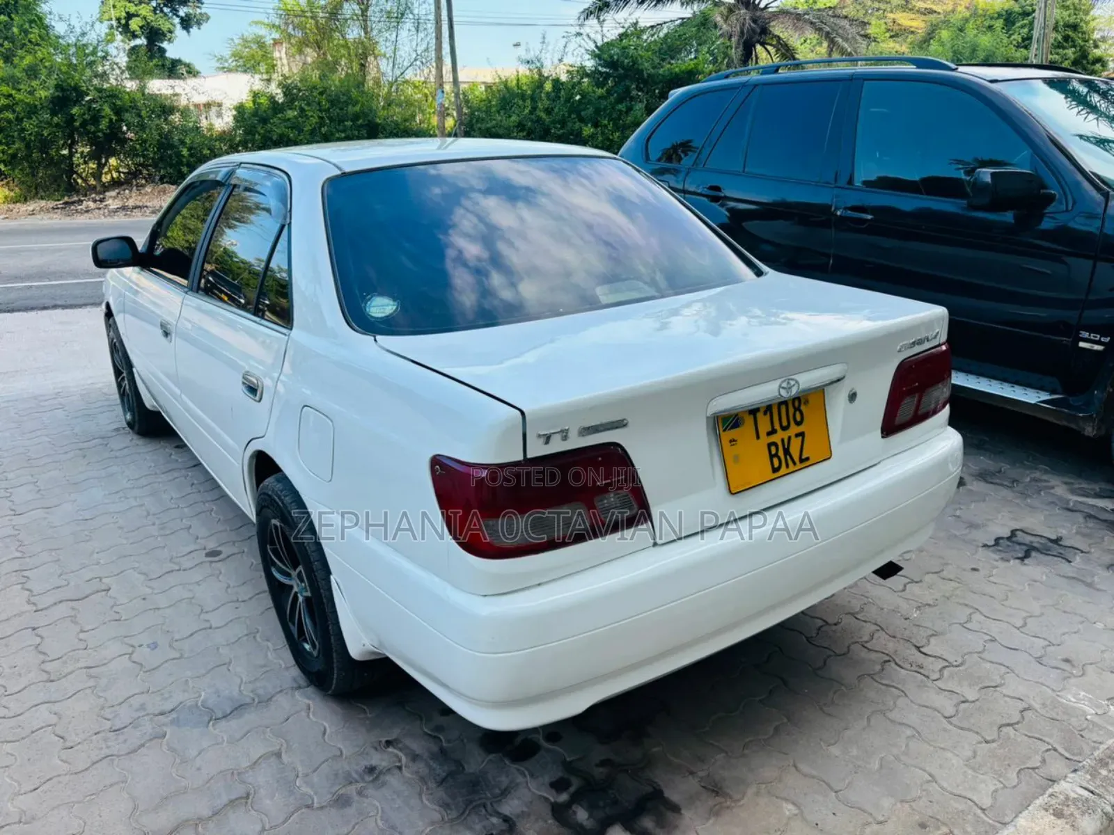Toyota Carina 2000 White
