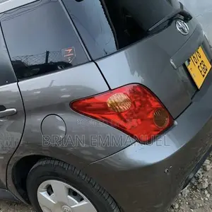 Toyota IST 2004 Gray