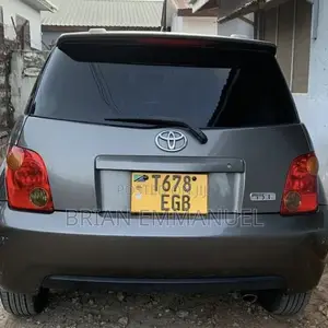 Toyota IST 2004 Gray