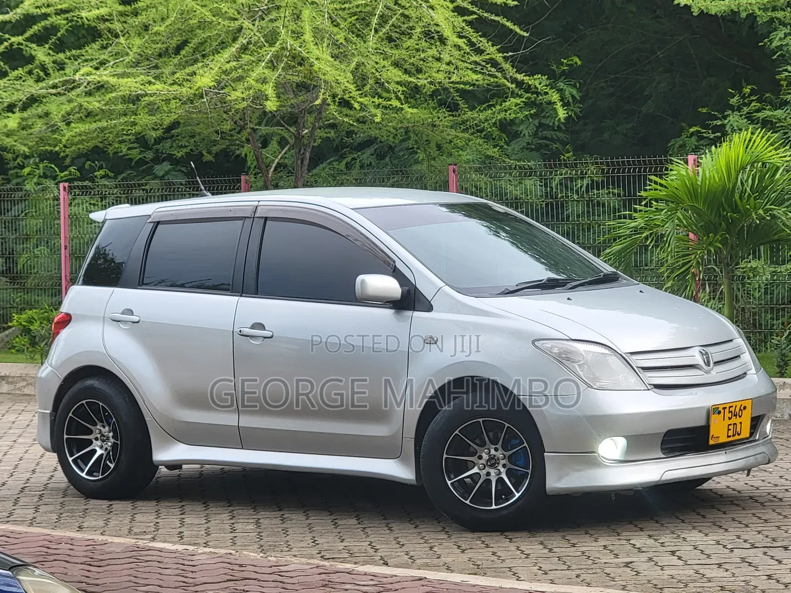 Toyota IST 2004 Silver