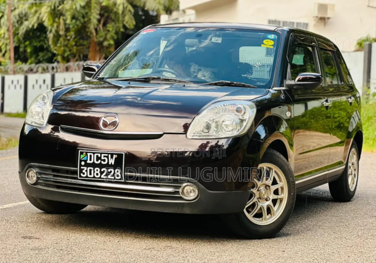 Mazda Verisa 2004 Black