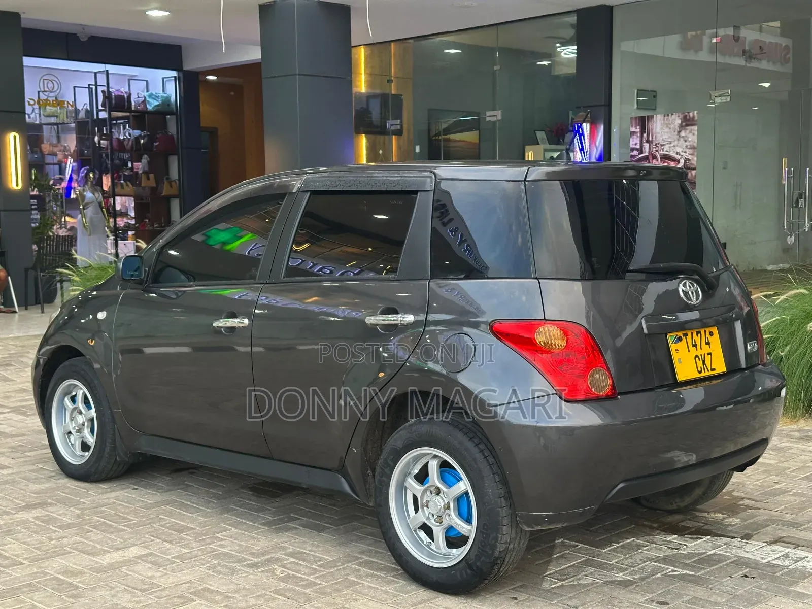 Toyota IST 2005 Gray