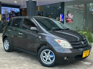 Toyota IST 2005 Gray