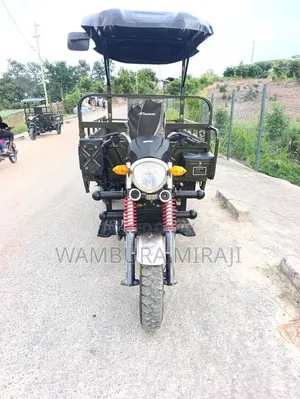 Bajaj Avenger 220 Cruise 2025 Green