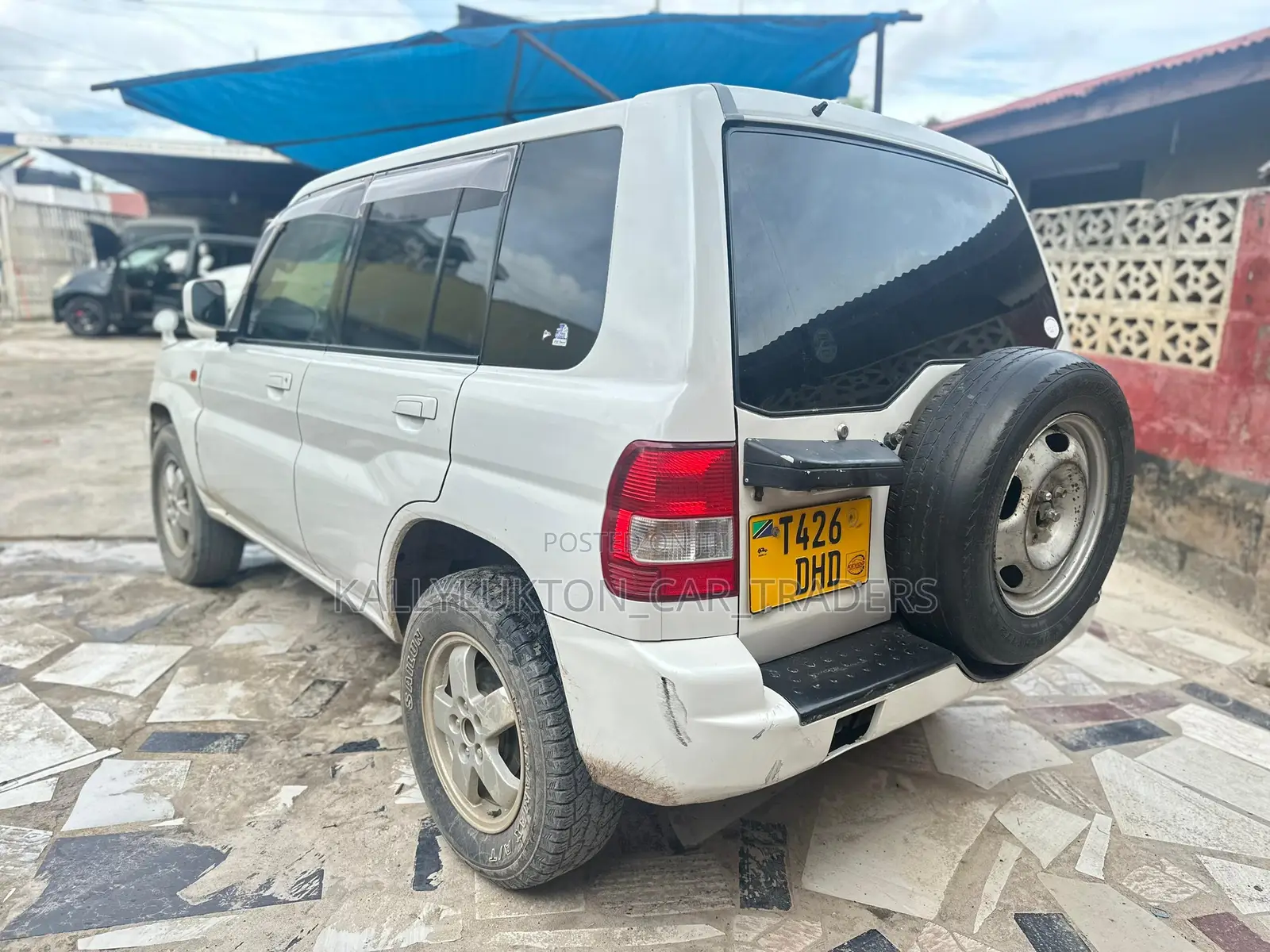 Mitsubishi Pajero 2005 White
