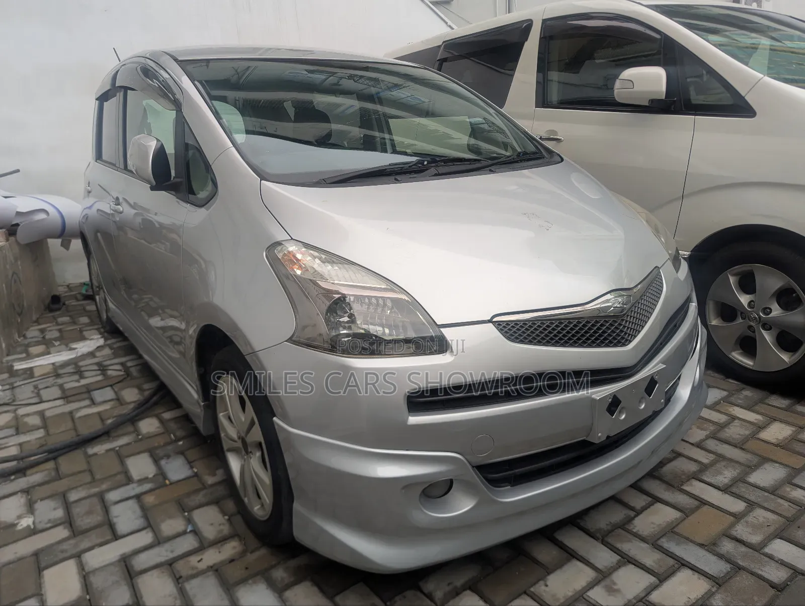 Toyota Ractis 1.5 AWD 2006 Silver