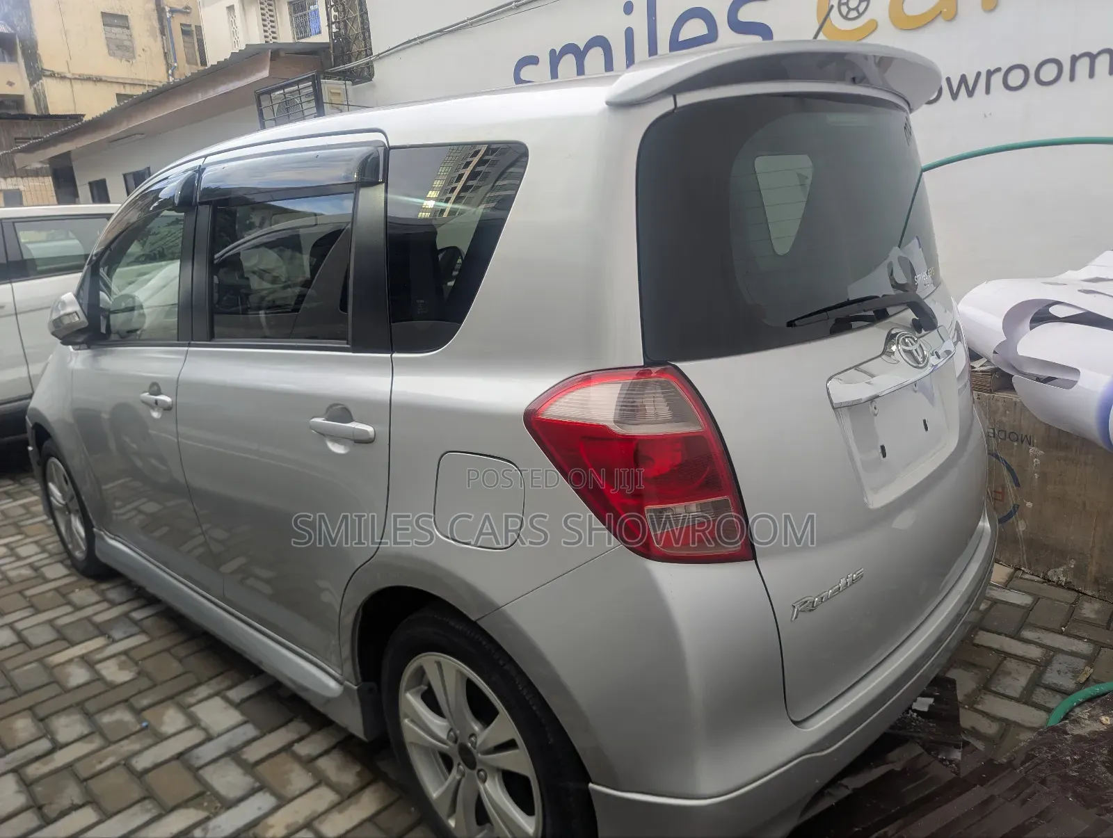 Toyota Ractis 1.5 AWD 2006 Silver