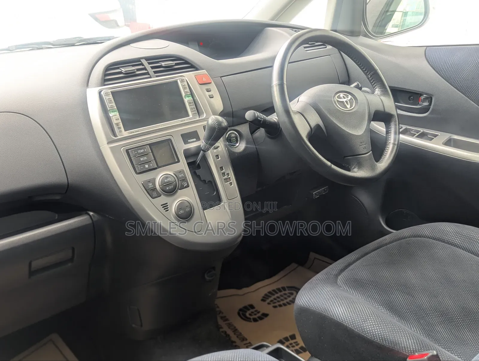 Toyota Ractis 1.5 AWD 2006 Silver