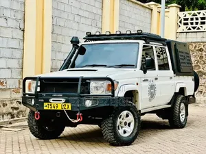 Toyota Land Cruiser 4.5 V8 GL 2015 White
