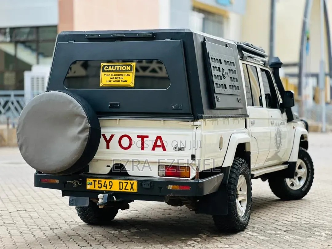 Toyota Land Cruiser 4.5 V8 GL 2015 White