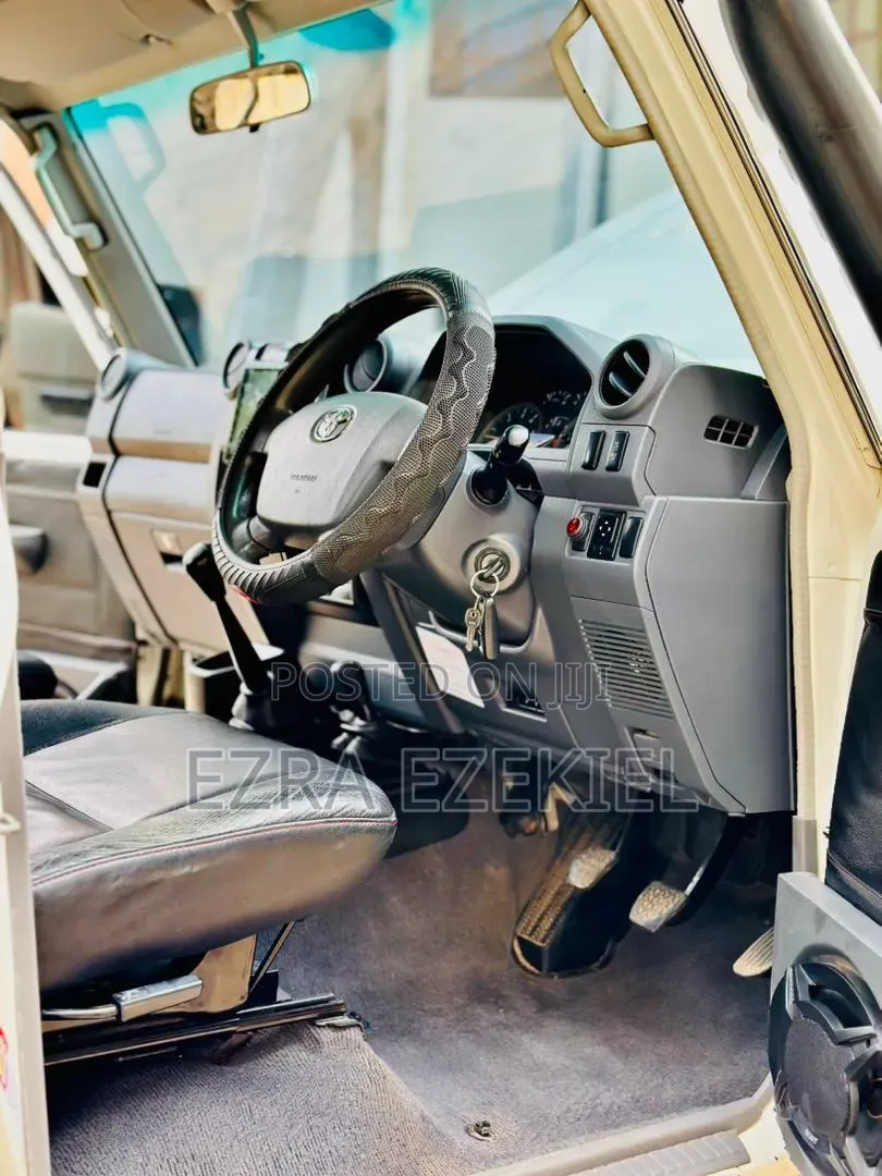 Toyota Land Cruiser 4.5 V8 GL 2015 White