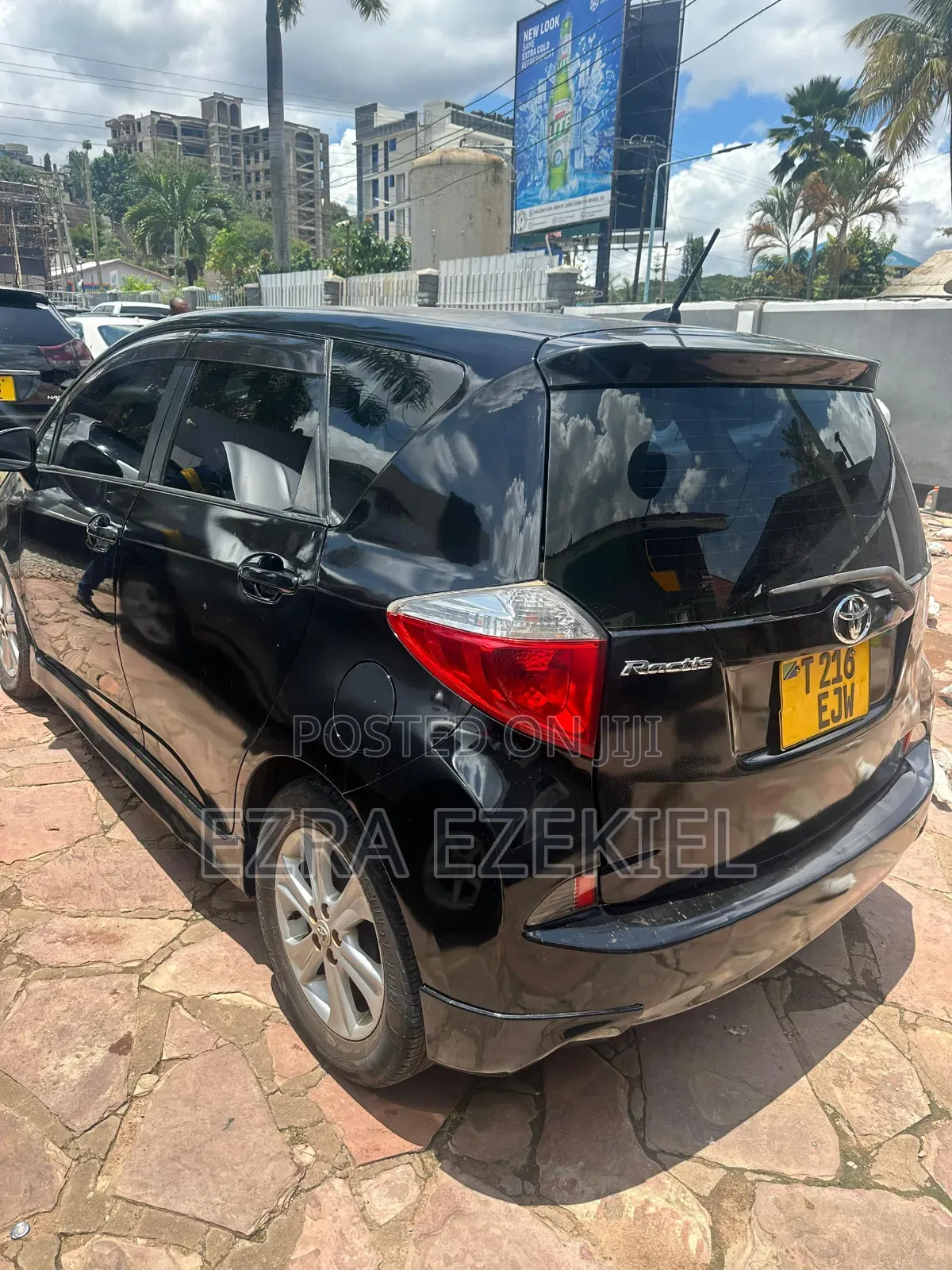 Toyota Ractis 2010 Black