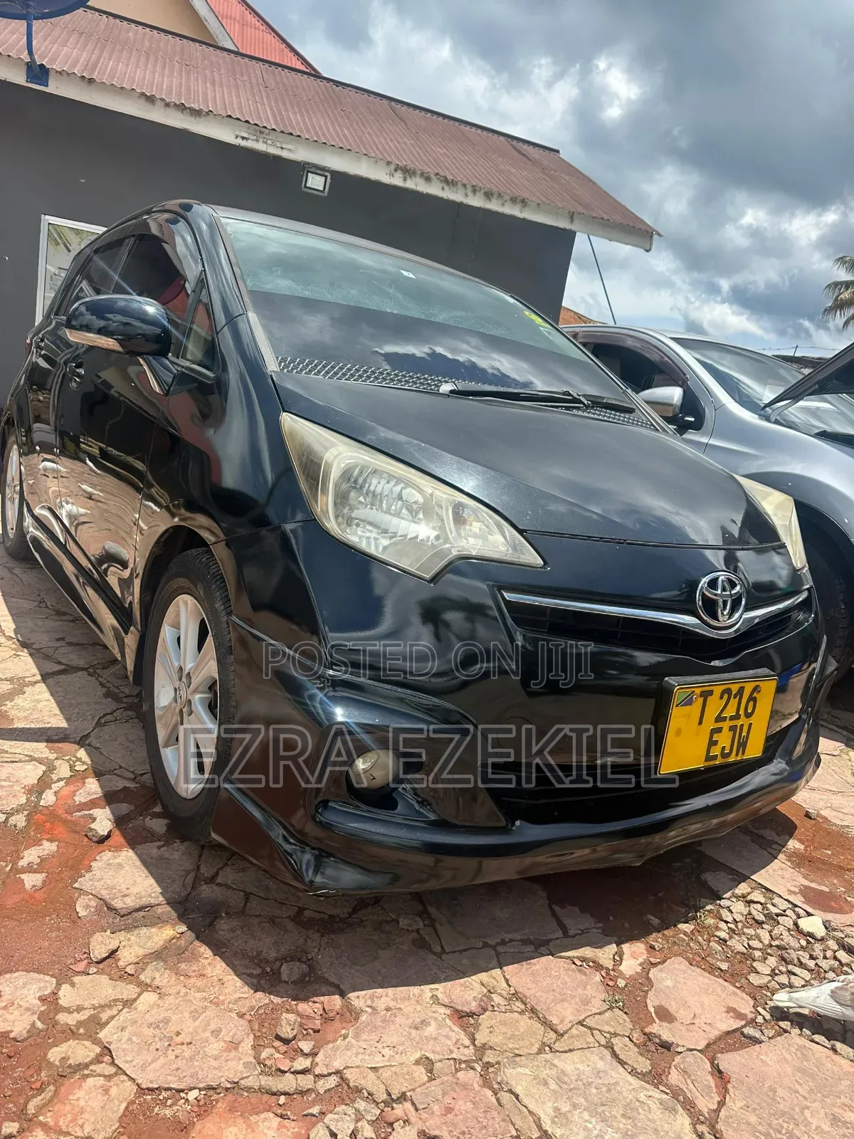 Toyota Ractis 2010 Black