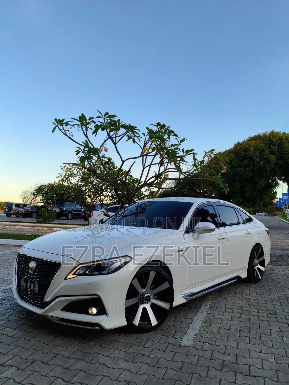 Toyota Crown 2019 White