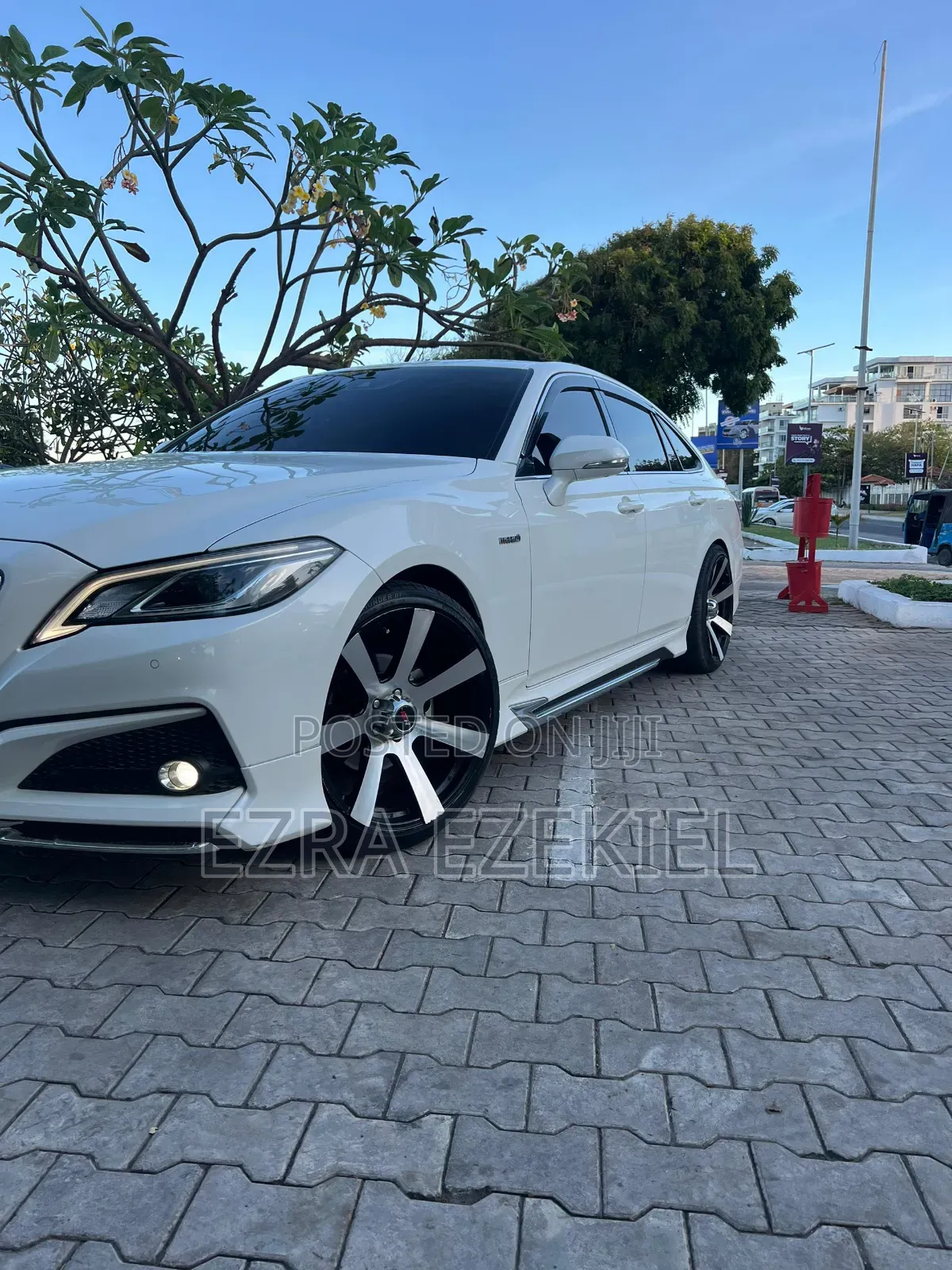 Toyota Crown 2019 White