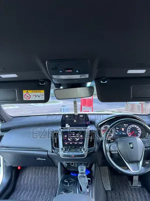 Toyota Crown 2019 White