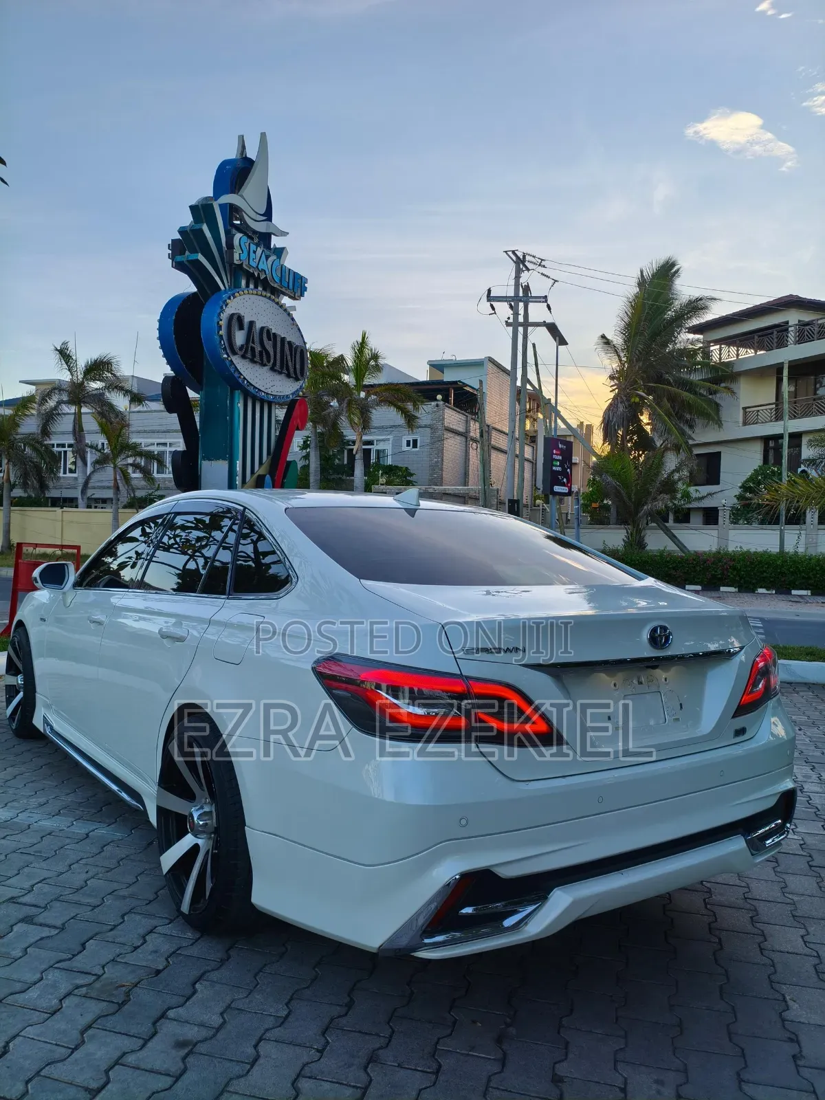 Toyota Crown 2019 White