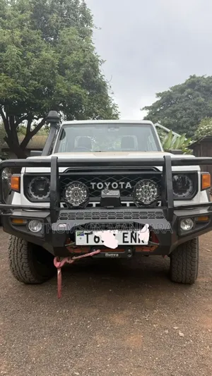 Toyota Land Cruiser 79 Series 2024 White